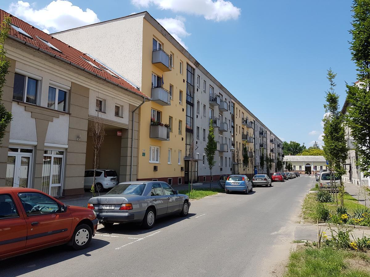 Mox Downtown Apartman Debrecen Exteriör bild